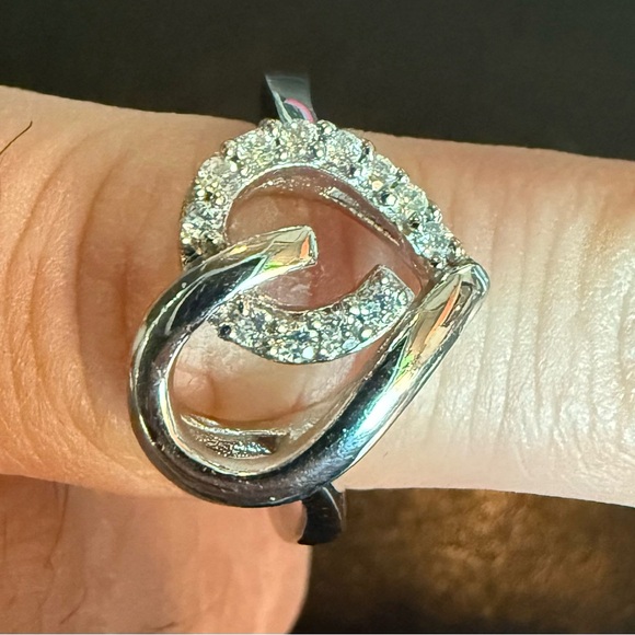 Designer Heng Ngai CZ Ribbon Heart Sterling Silver Ring - Size 7 - Picture 1 of 3